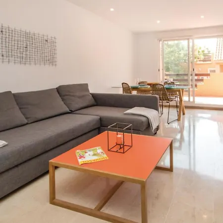 Appartement Awesome In Casares Costa With Kitchen